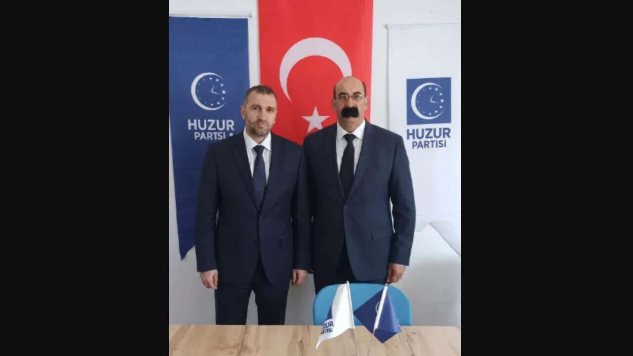 Türkiye’de bilinmeyen Huzur Partisi’ni dünyaya tanıtan bıyıklar