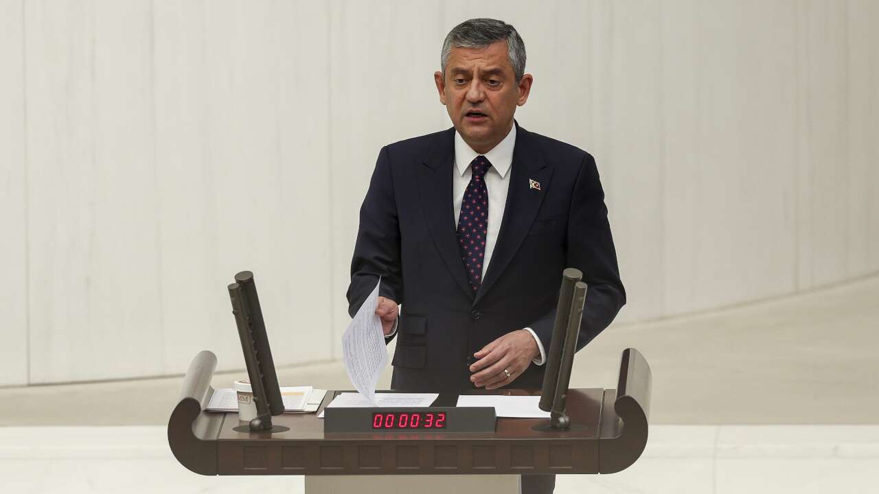 Özgür Özel'den TBMM'de butlan mesajı: Vesayetçiler her gün saldırıyor