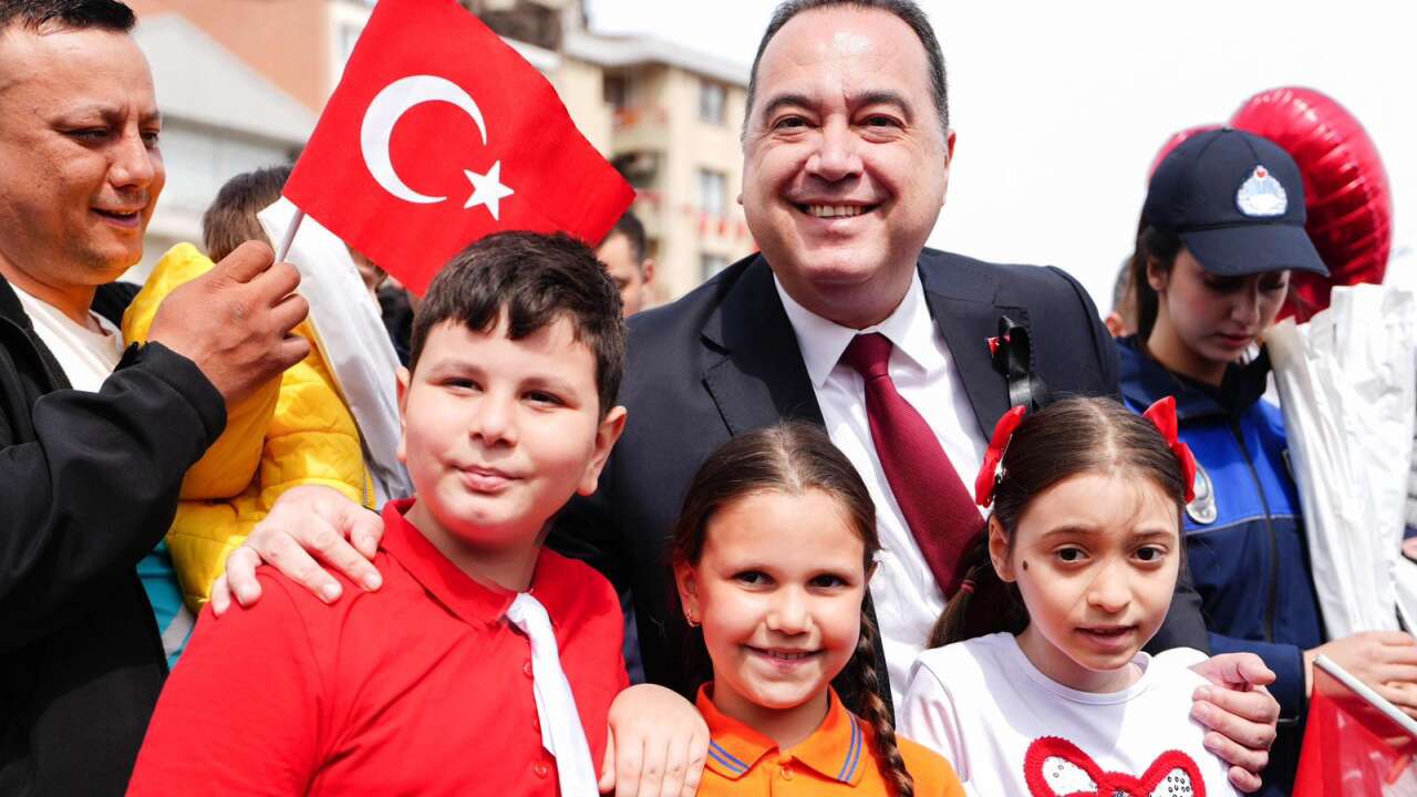 Manisa’da 23 Nisan kutlamasında hüzün ve umut bir arada