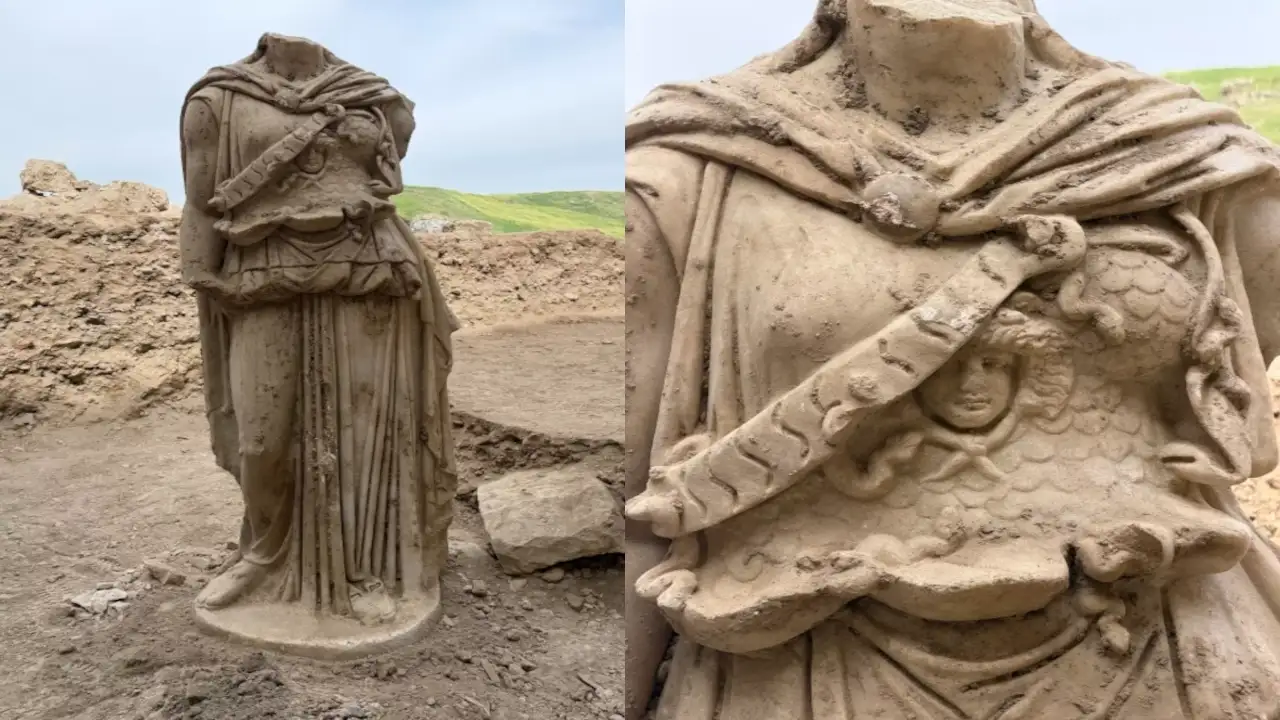 Kültür ve Turizm Bakanı paylaştı: 2 metrelik Athena heykeli gün ışığına kavuştu