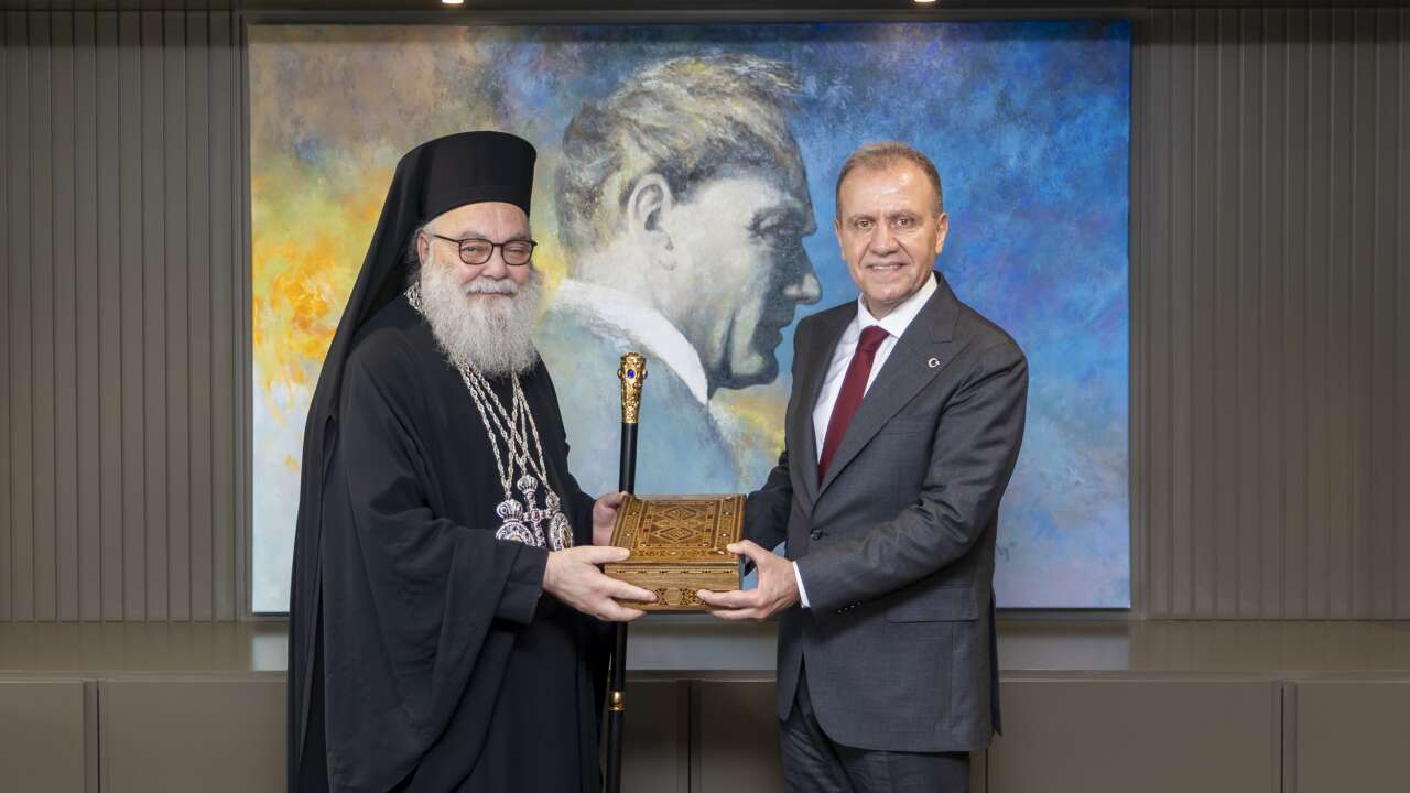 “Mersin bir kardeşlik kenti” mesajı: Patrik Yuhanna’dan Vahap Seçer’e ziyaret