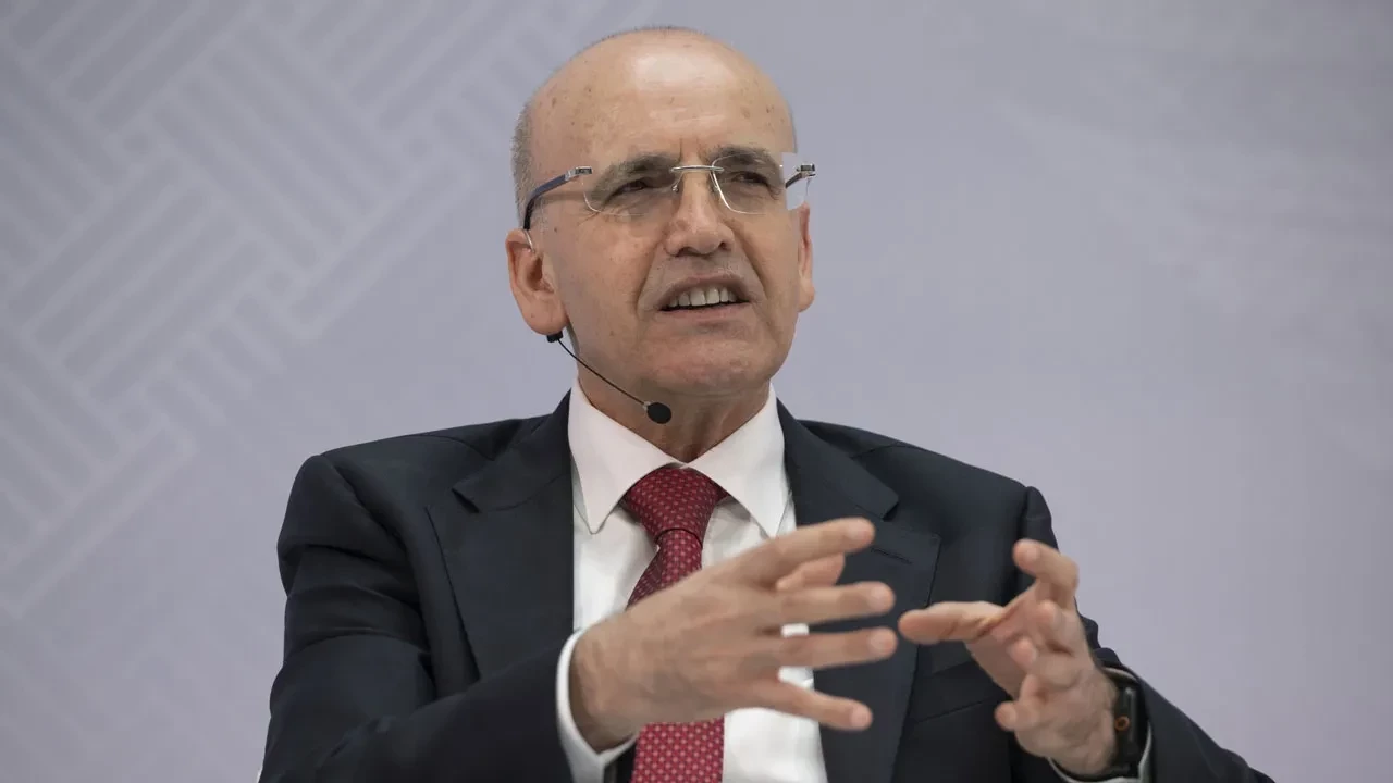 Şimşek faturayı 'petrol şoku'na kesti: Enflasyon görünümünü olumsuz etkileyecek