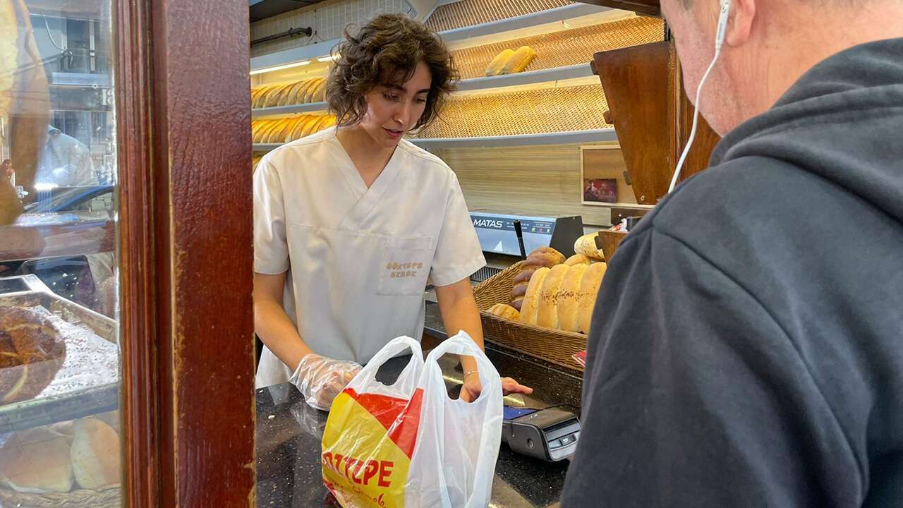 Fırında çalışan Best Model güzeli: Mağdur değilim, paramı kazanıyorum