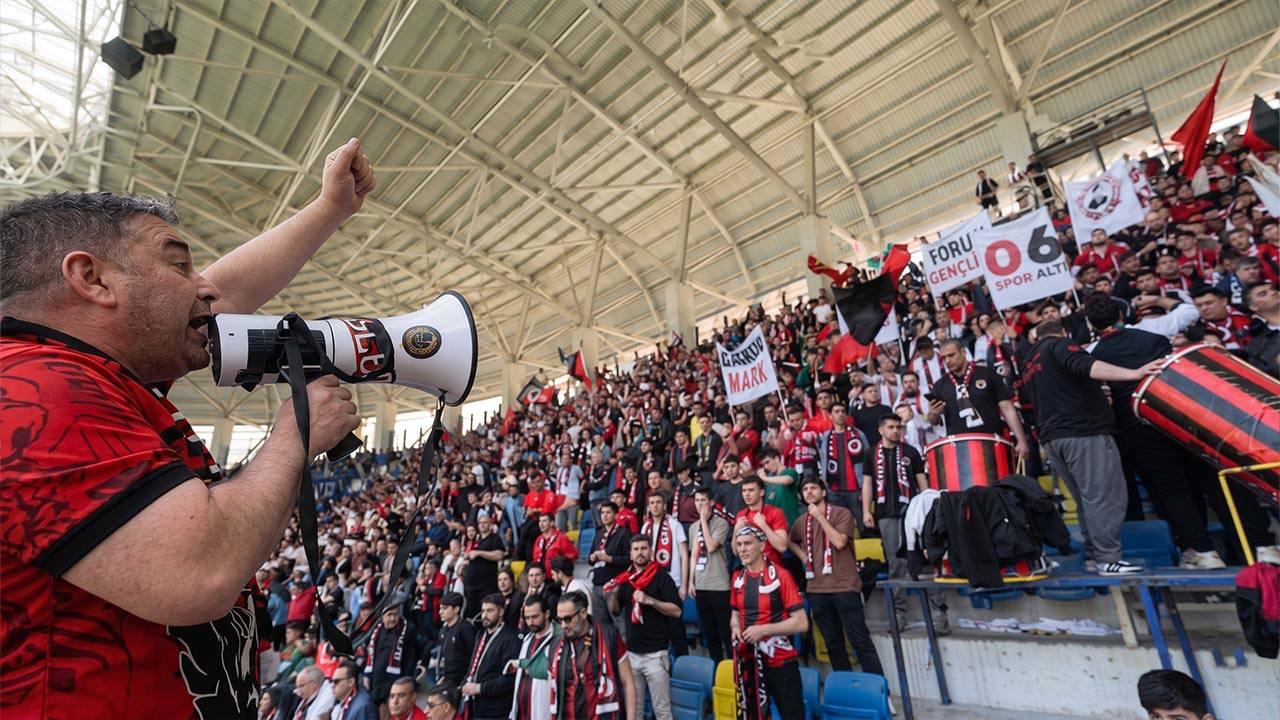 Tribünlerden direnişe selam: Gençlerbirliği taraftarından madencilere destek