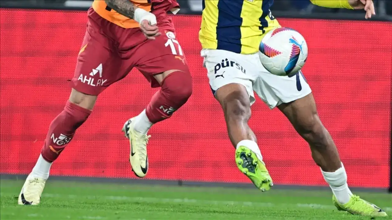Derbi tartışmaları: VAR'daki hakemleri Akın Gürlek'e şikayet etti