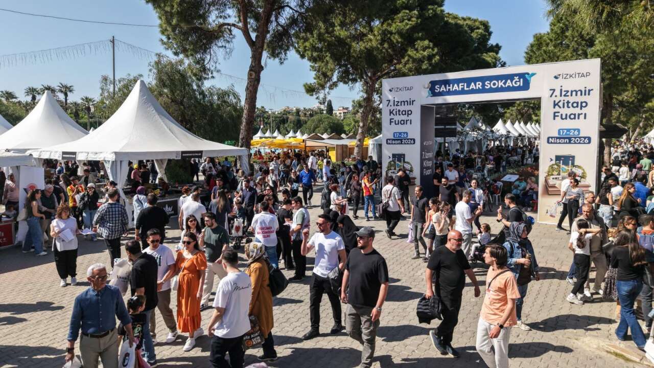İzmir’de kitap günleri sona erdi: Kültürpark 10 gün boyunca dolup taştı