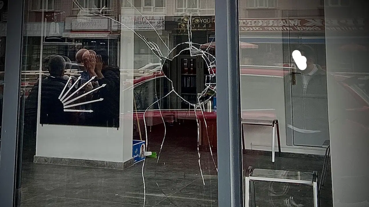 CHP Keçiören İlçe Başkanlığı'na taşlı saldırı: 'Ne korkarız ne geri çekiliriz'