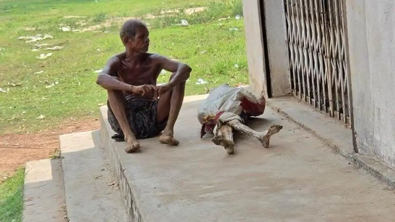 Hindistan'da akıl olmaz olay: Banka ölen hesap sahibini istedi, o da mezardan çıkartıp götürdü