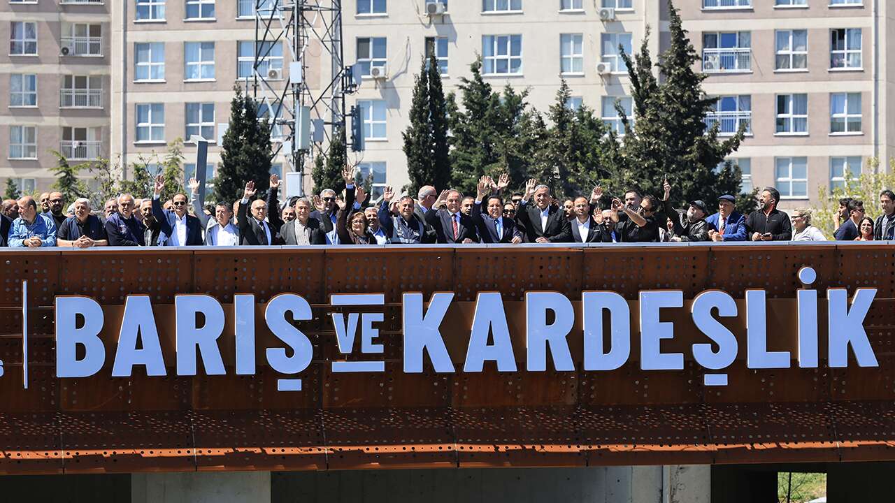 Ahmet Özer: İmamoğlu Barış ve Kardeşlik Köprüsü'nden İstanbul'a gelecek, hizmetlerine devam edecek