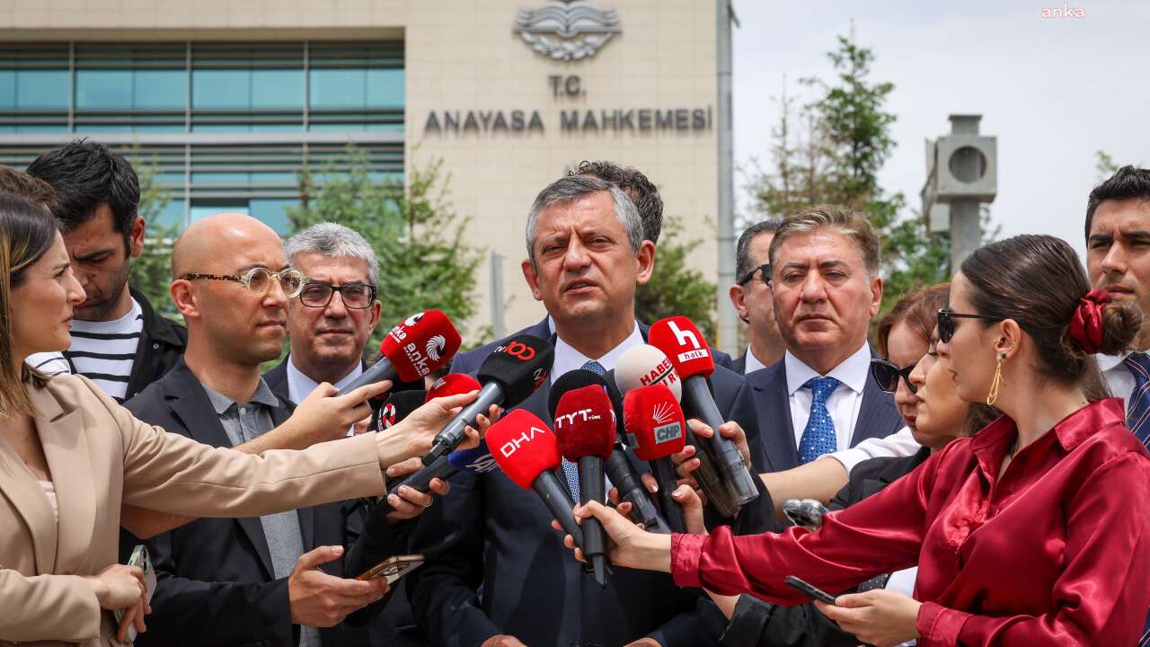 Özgür Özel'den Erdoğan'a jet yanıt: Ahlak dedi, Gökçek'i örnek gösterdi ve canlı yayın talep etti