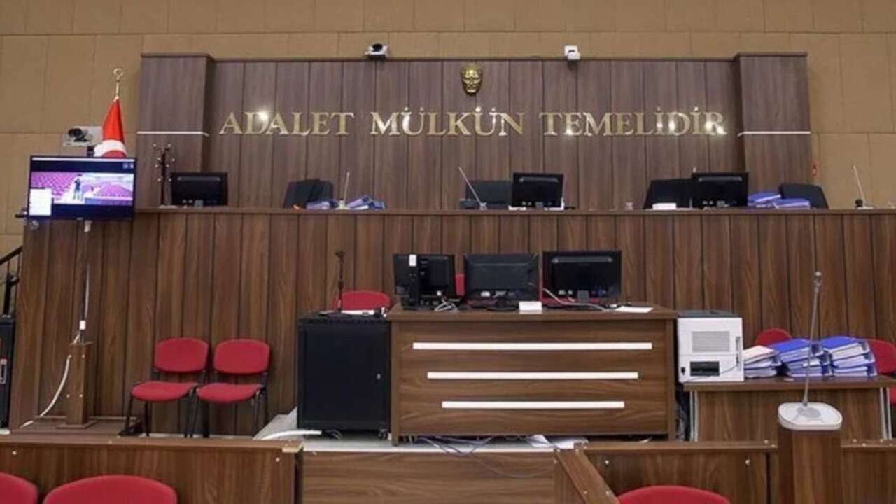 Depremde yıkılan Bilginler Apartmanı davasında tek sanık beraat etti