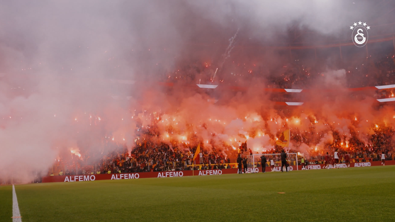 Galatasaray’da gövde gösterisi: Şampiyonluk ateşi tribünde yandı