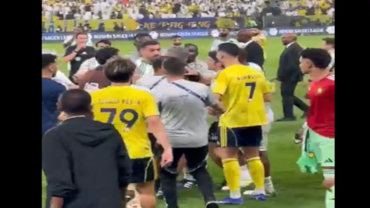 Merih Demiral ile Cristiano Ronaldo'nun üzerine yürüdü: İşte o anlar!