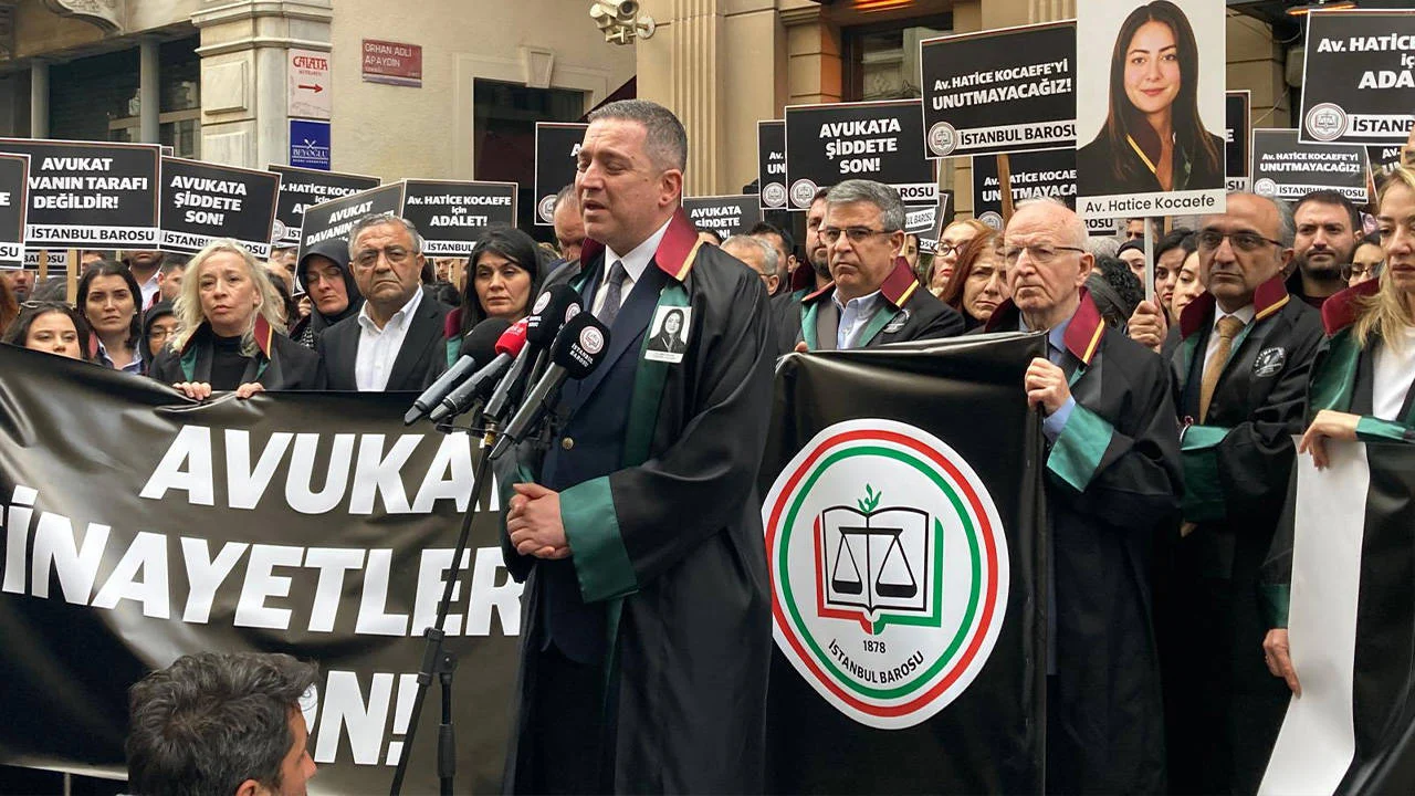 Avukatların Hatice Kocaefe cinayeti protestosuna engel: Oturma eylemine başladılar