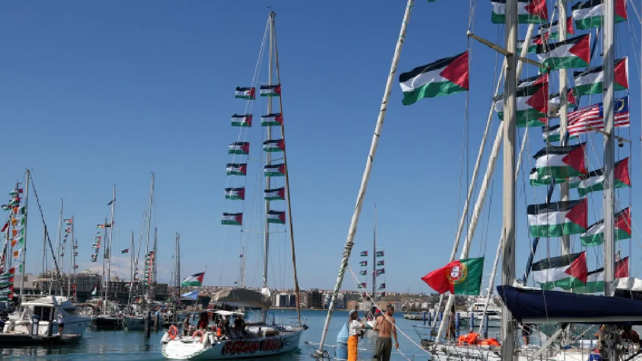 Sumud Filosu aktivistlerini taşıyan uçak İstanbul'a indi