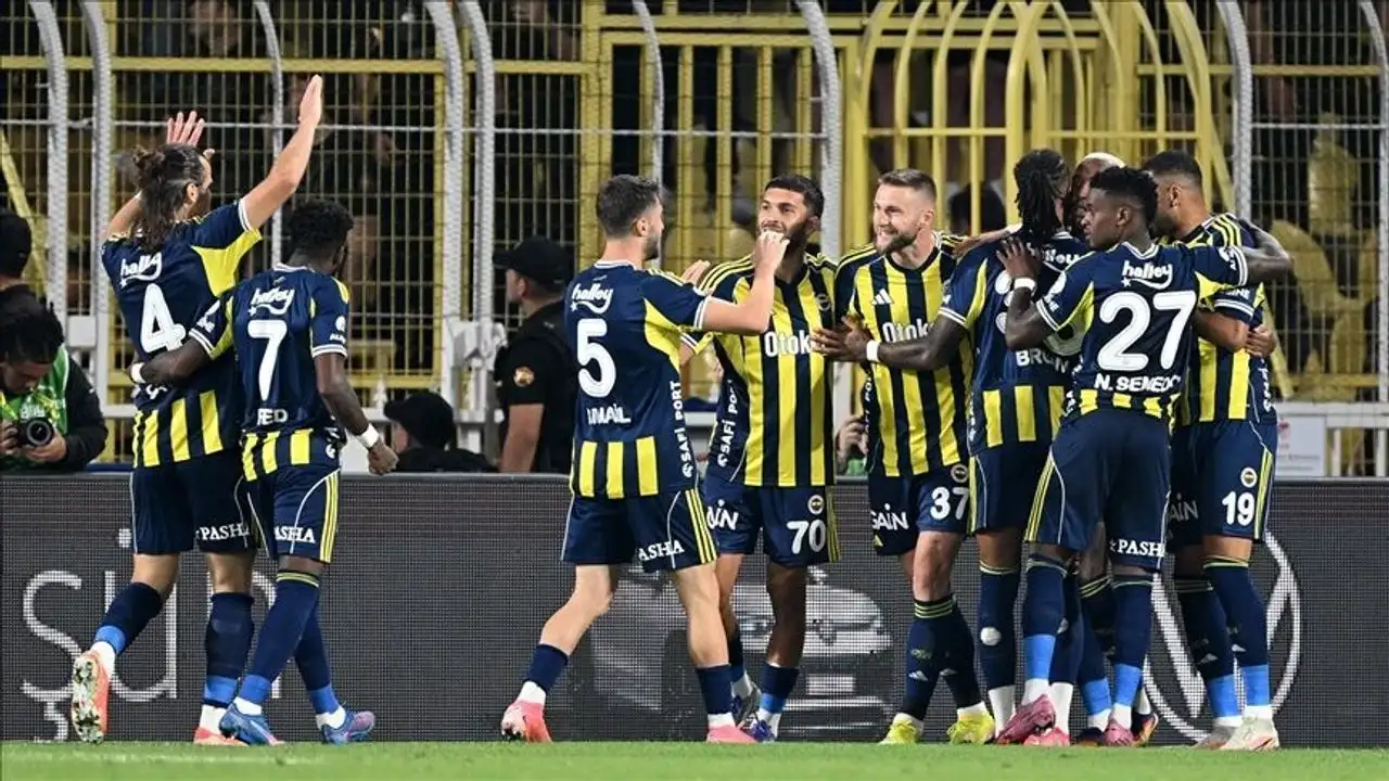 Fenerbahçe'de şok: İki yıldızın adı ezeli rakip için anlıyor!
