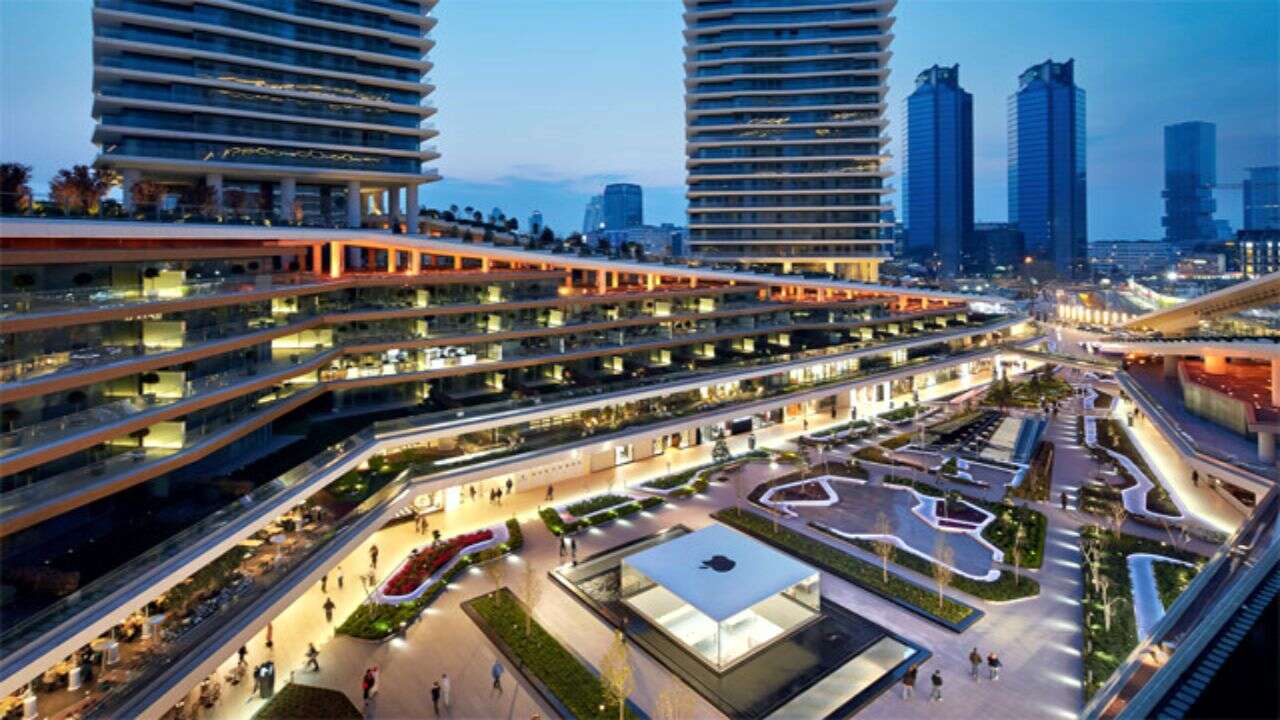 Borç batağındalar: İstanbul'un en ünlü rezidans ve AVM'si satılıyor