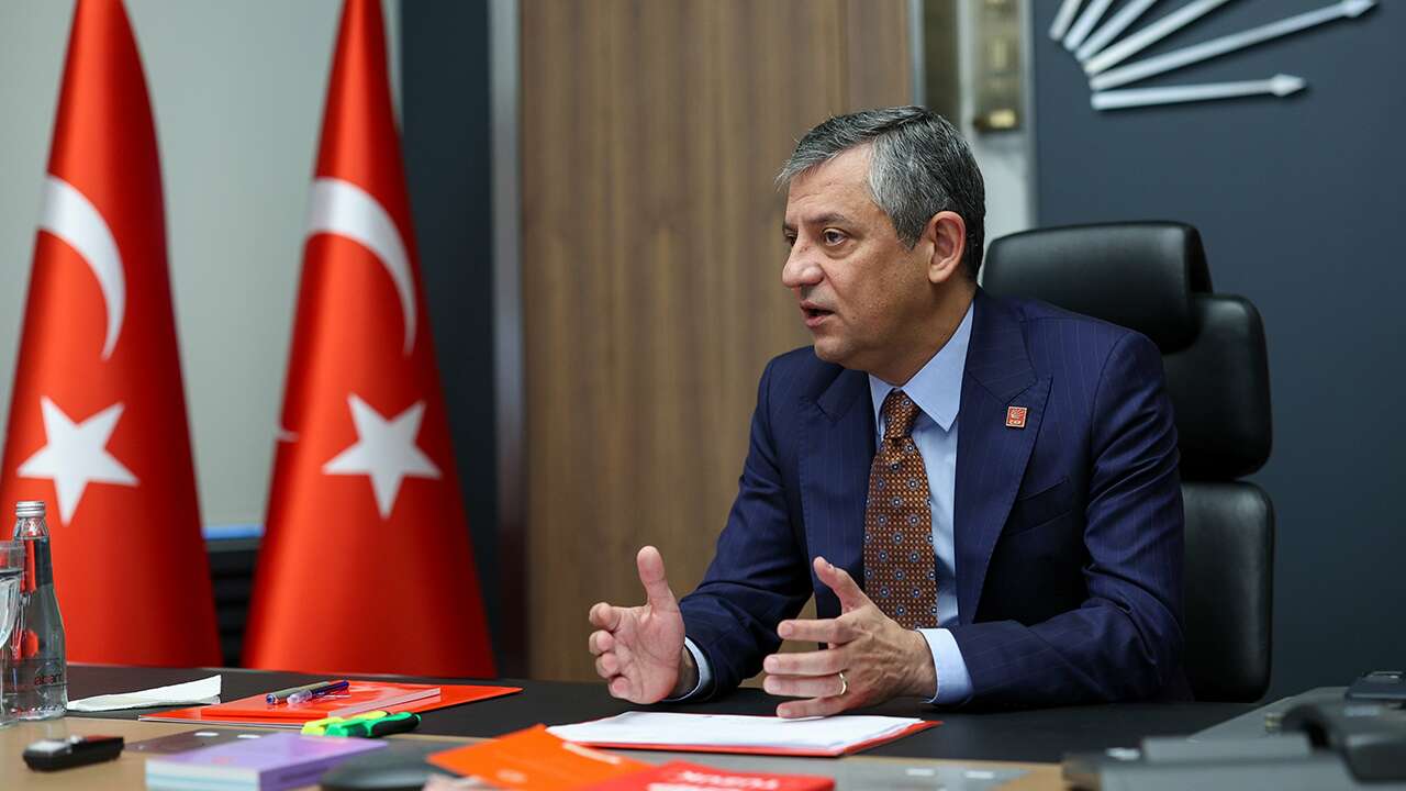 Özgür Özel, Amedspor'u kutladı