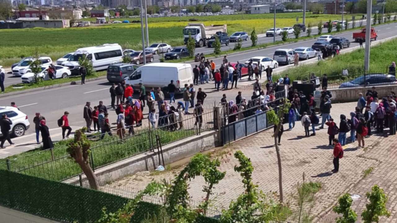 Öğrenciler tahliye edildi: Diyarbakır'da okul önünde silah sesleri