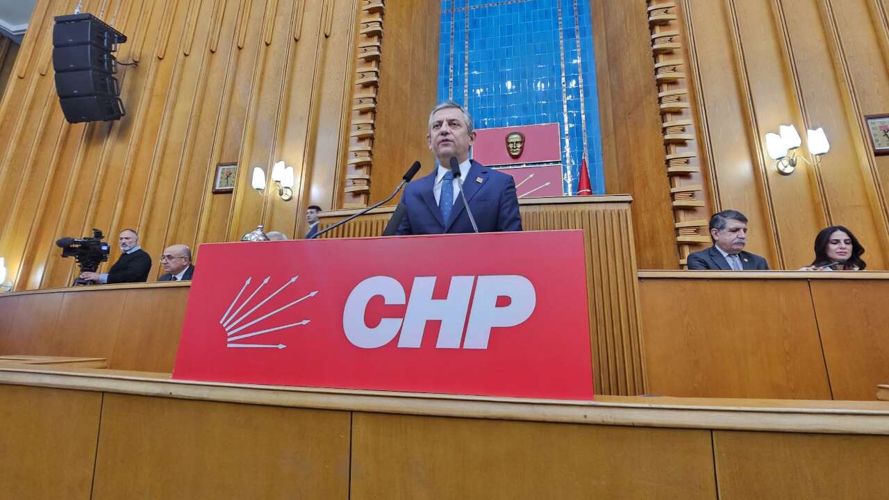Özgür Özel'den Erdoğan'a: Millet senden kurtulmak için dua ediyor