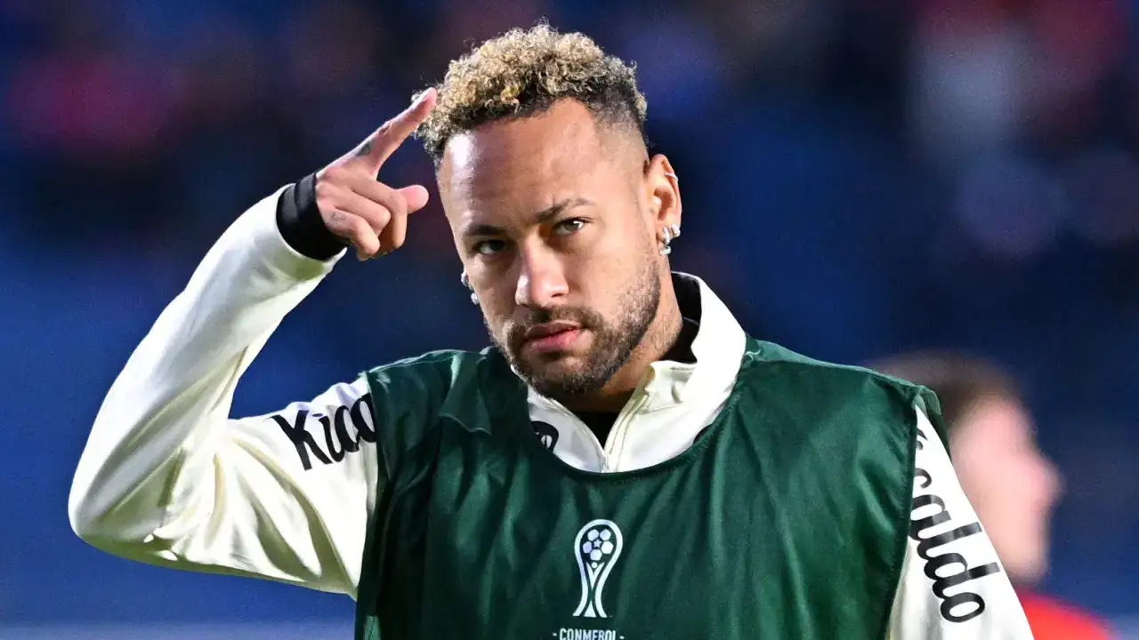 Brezilya basını: Neymar, Robinho'nun oğluna tokat attı