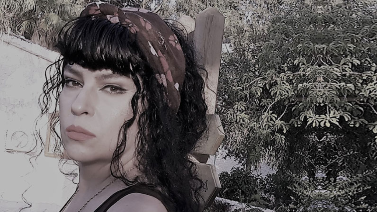 Şair Elif Sofya hayatını kaybetti