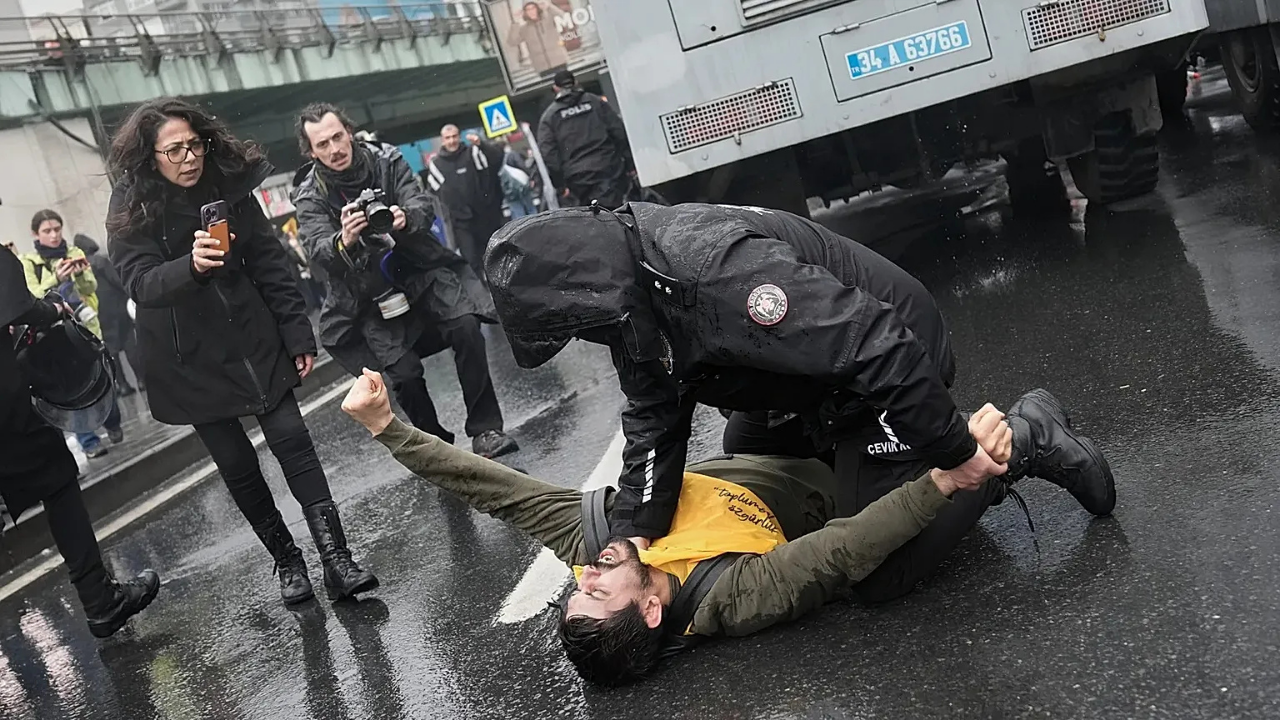 1 Mayıs, madenciler ve DİSK: Sınıf yürüyor geride kalan kaybediyor