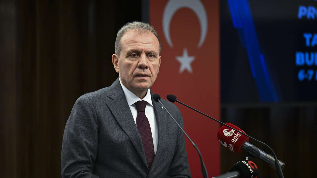 Seçer: “Türkiye’de yaşanan büyük krizlerde belediyeler varlığını çok hissettirdi”