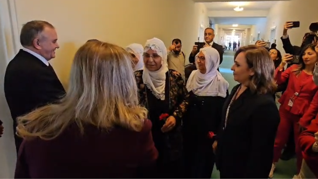 Barış Anneleri'nden ilk ziyaret MHP'ye: 'Temennimiz barış içinde yaşamak'