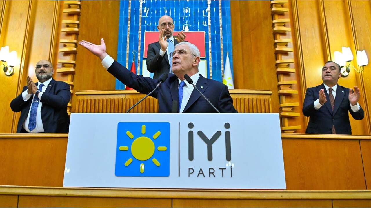 Müsavat Dervişoğlu'ndan Devlet Bahçeli'ye tepki: 'Rezilliğin dik alası'