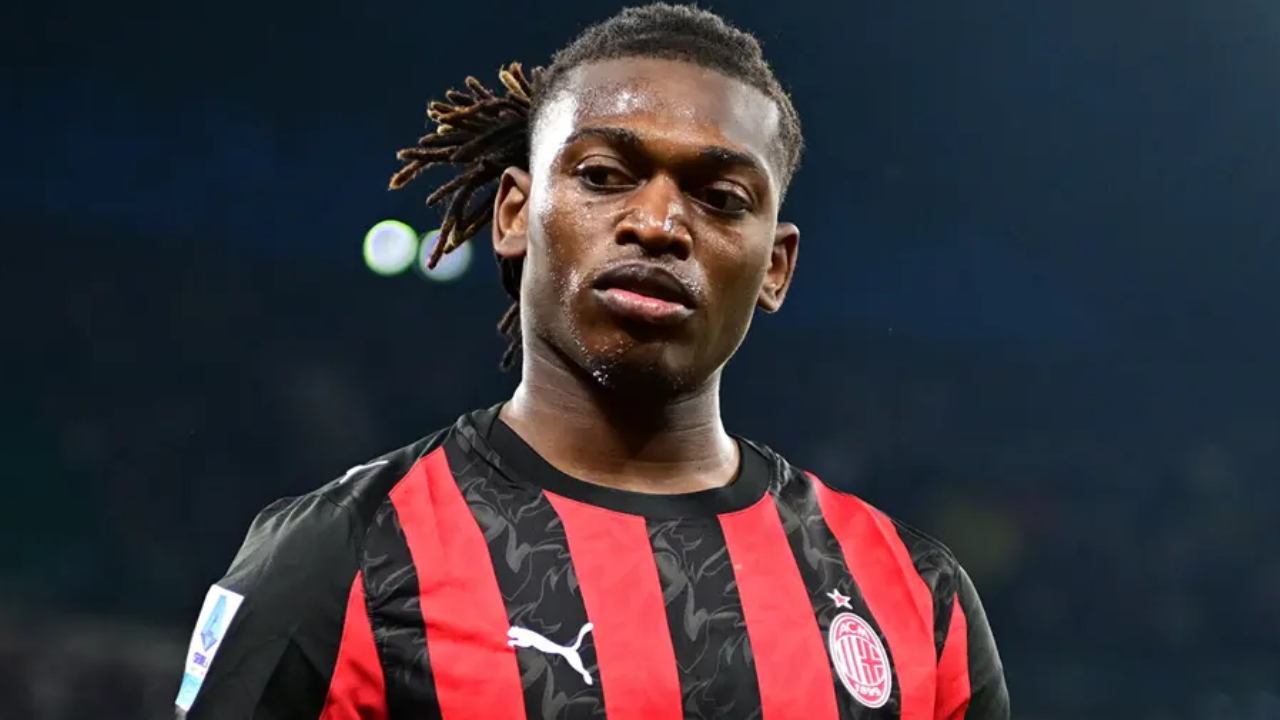 Fenerbahçe'nin gündemindeydi: Milan, Rafael Leao'nun bonservisini belirledi
