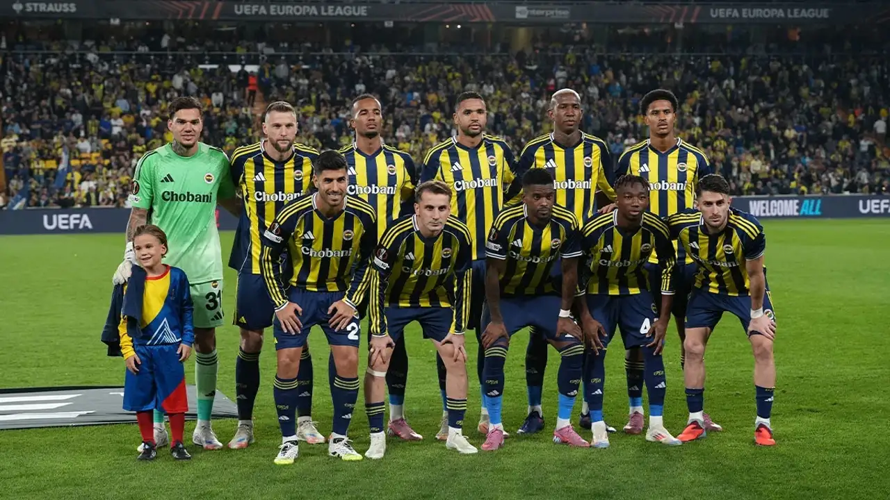 Fenerbahçe 10 oyuncu ile yollarını ayırma kararı verdi: İşte gidenlerin listesi!