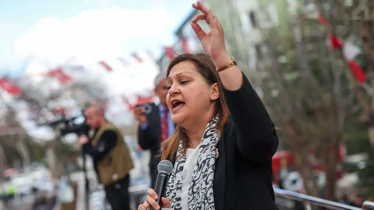 Burcu Köksal'ın AK Parti kararından sonra arşivi açıldı
