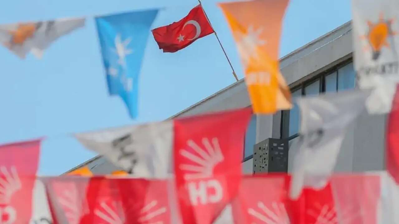 Üç büyük kentte seçim anketi: Ankara'da birinci parti değişti