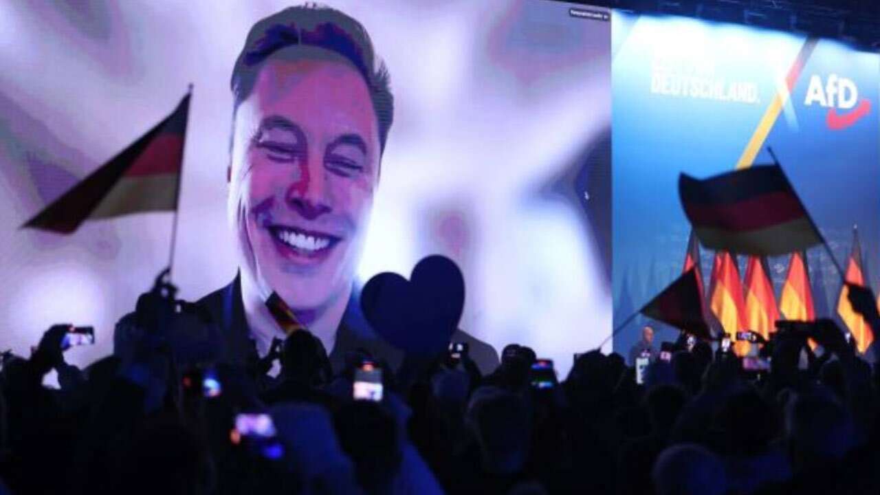 ‘Sosyalistler Hitler’dir’ deyince ortalık karıştı