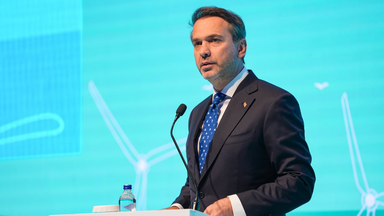 Alparslan Bayraktar: Cezayir LNG’sini Türkiye üzerinden Avrupa’ya taşımayı hedefliyoruz