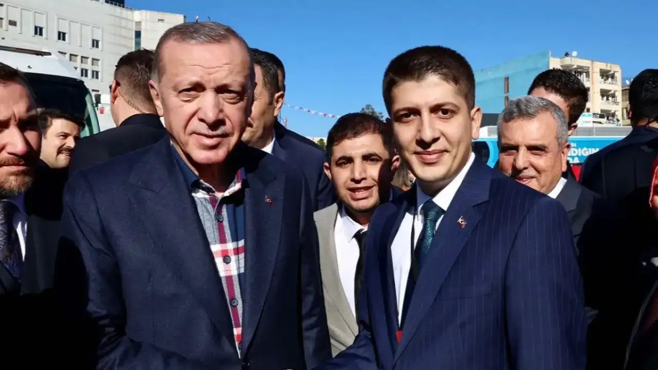 TSK'nın kasası 33 yaşındaki ‘sivil tümgeneral Erdoğan’a teslim edildi