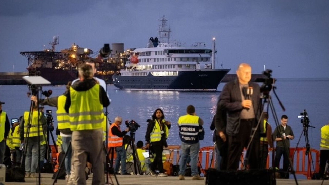 Tenerife Limanı'nda 'Hantavirüs' operasyonu: Gemideki yolcular tahliye ediliyor