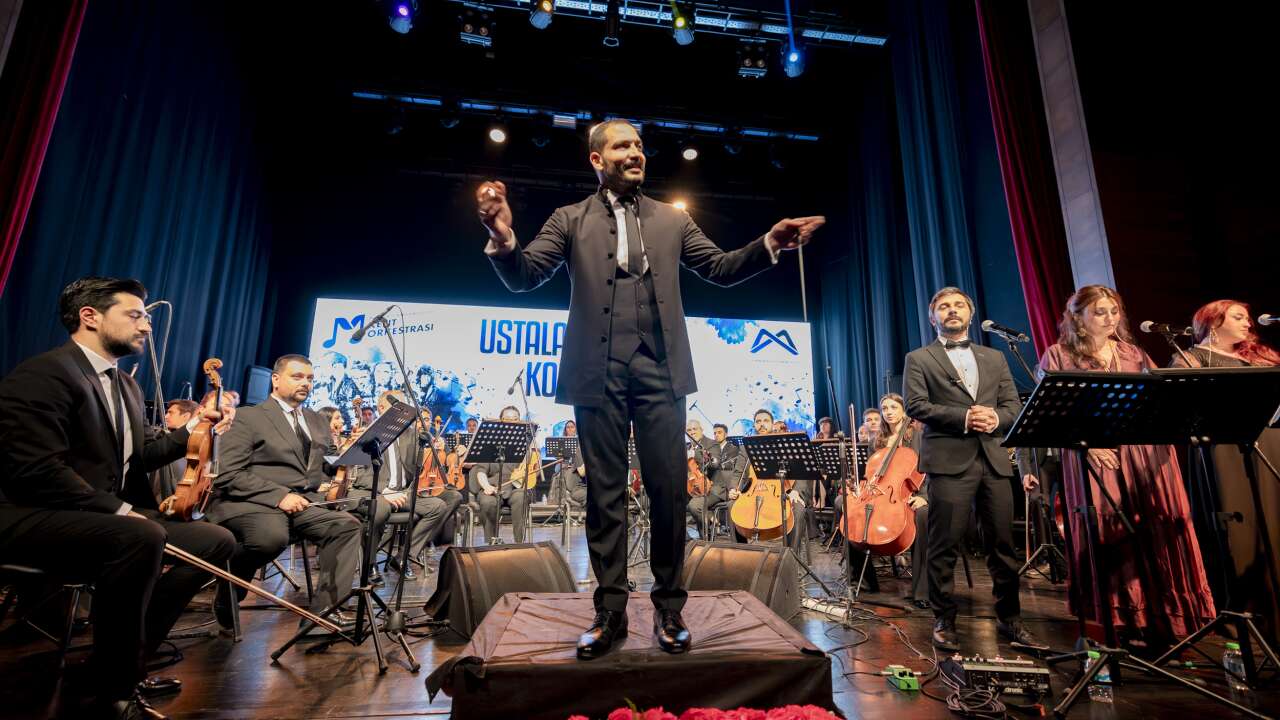 Mersin’de nostalji dolu gece: Kent Orkestrası’ndan “Ustalara Saygı” konseri