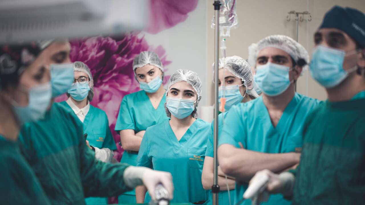 Hemşireler Günü'nde tükenmişlik alarmı: Gençler yurt dışına gidiyor
