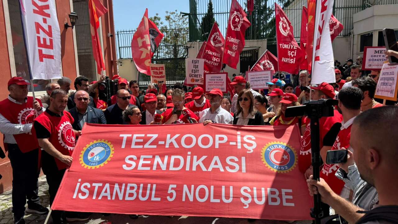 İtalyan Lisesi öğretmenlerinin grevi 100’üncü gününde: Öğrencilerimize kavuşmak istiyoruz