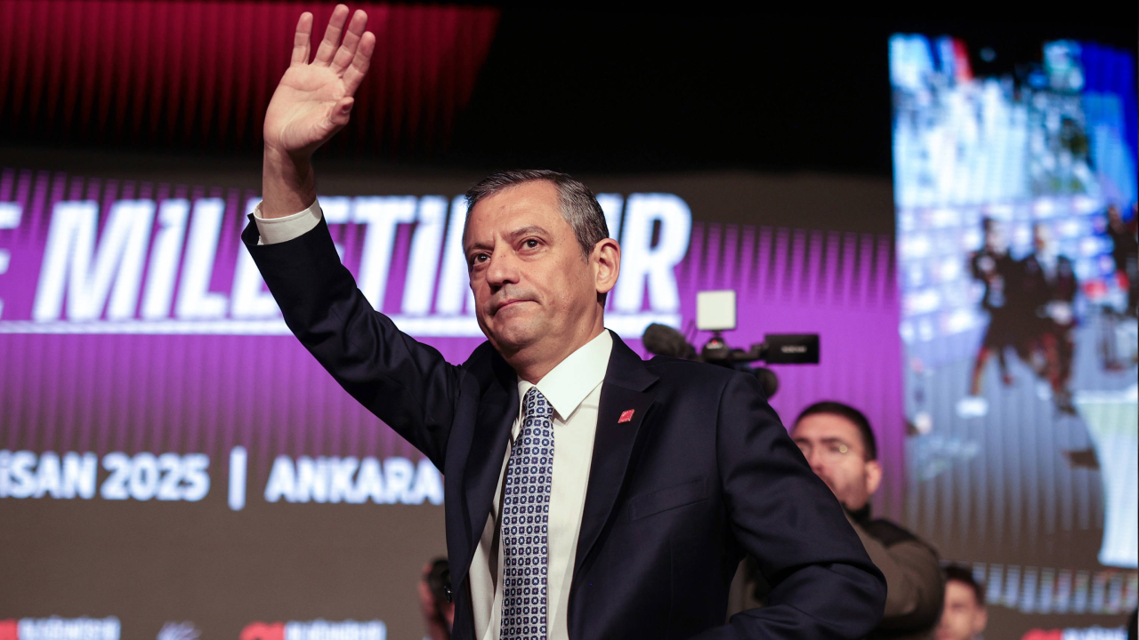 Özgür Özel’den Diyarbakır’a ‘barış’ mesajı: 'Kürt'ün Türk'e, Türk'ün Kürt'e ihtiyacı var'