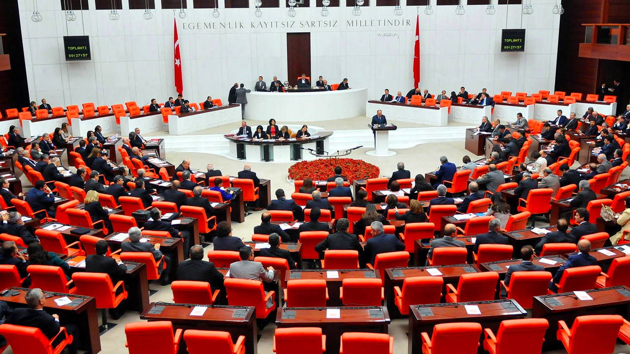 Meclis'te 'kumpas' reddi: CHP’nin önergesi AK Parti-MHP oylarıyla reddedildi