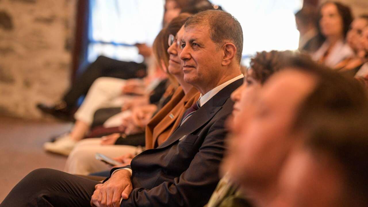 Başkan Tugay’dan otizm sempozyumunda üç yeni adım