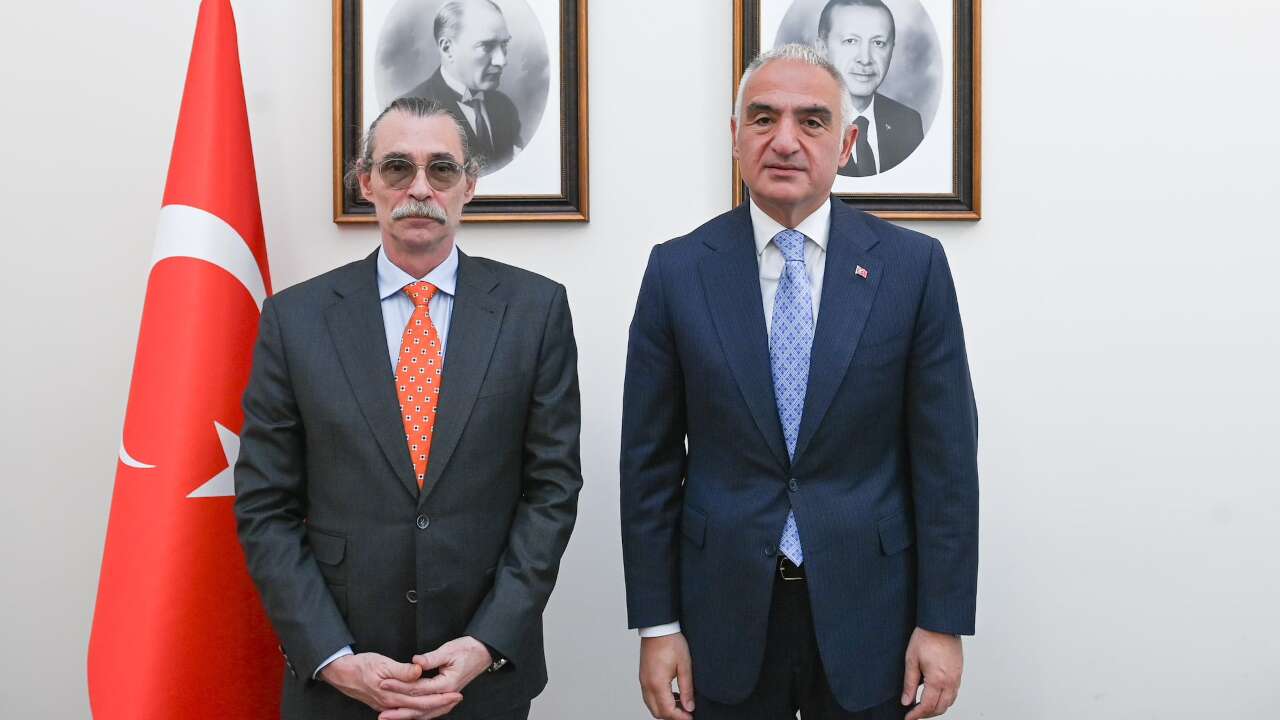 Erdal Beşikcioğlu'dan Mehmet Nuri Ersoy'a ziyaret