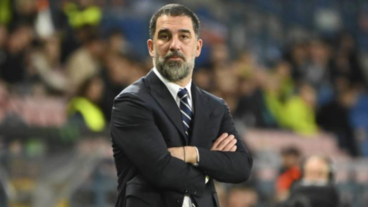 Arda Turan'ın maçında hava saldırısı paniği!