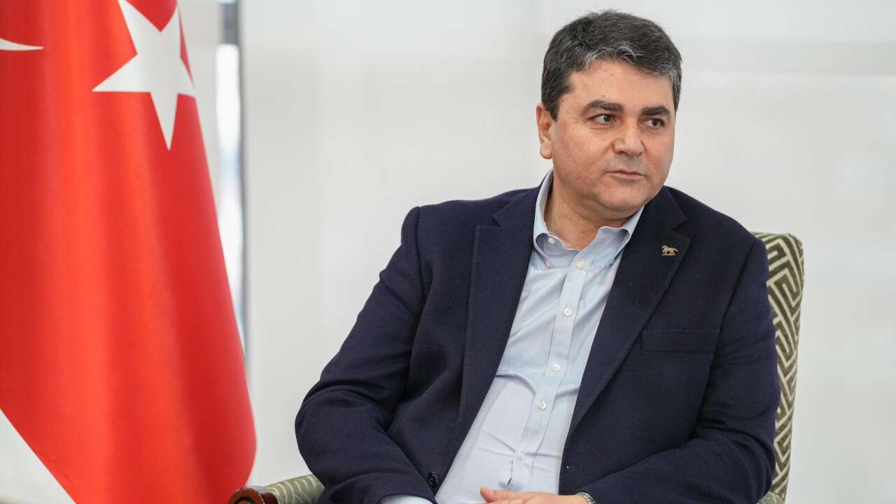 Gültekin Uysal: 14 Mayıs demokrasi bayramı kutlu olsun