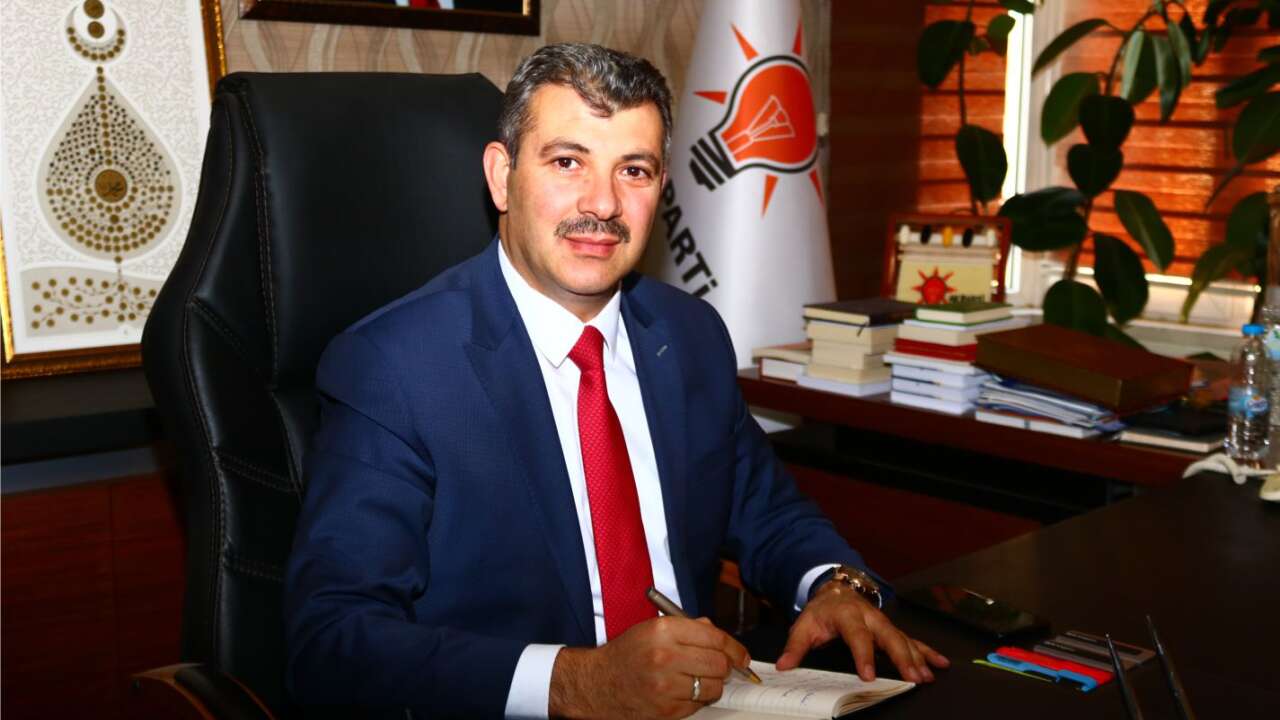 İddia: AK Partili vekilin eşi mahkemeden fakirlik belgesi aldı