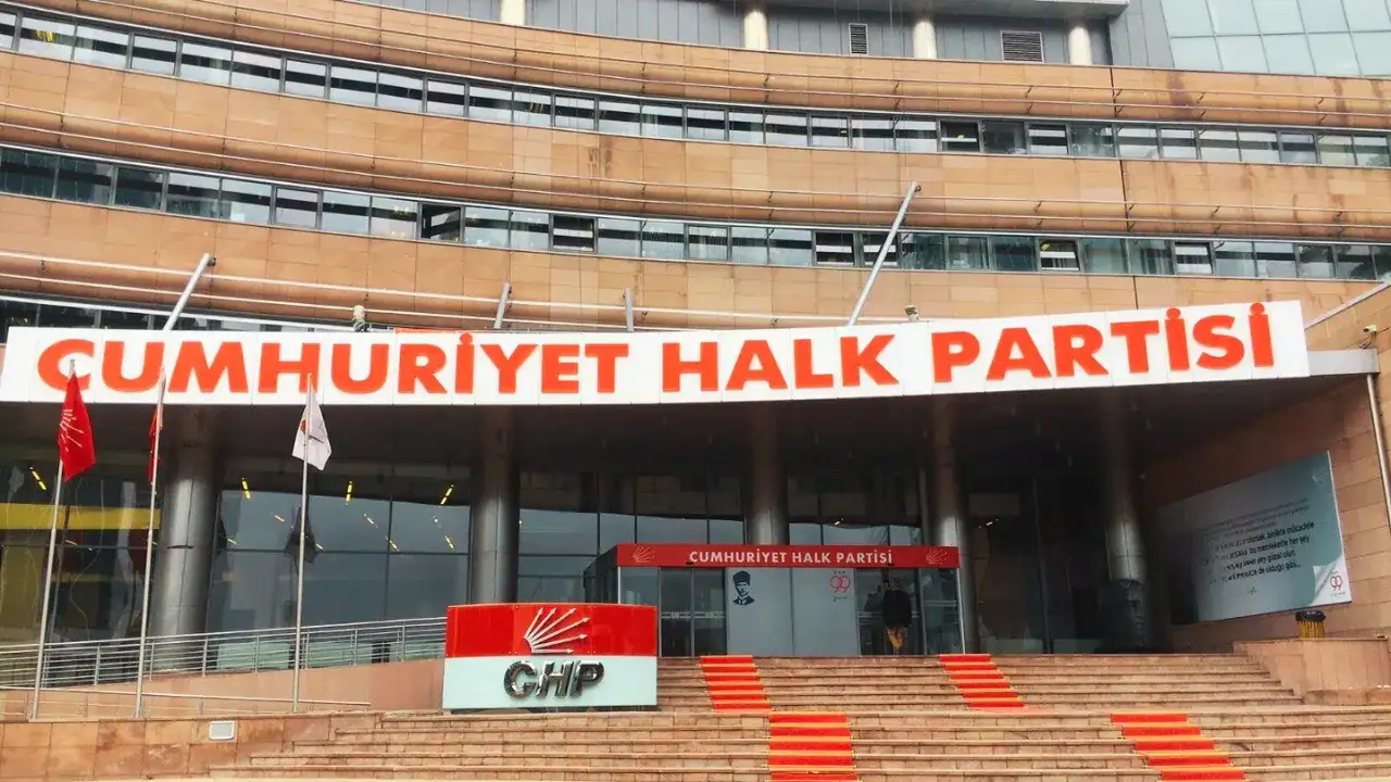 CHP'den Özgür Özel'in WhatsApp mesajları için çağrı: Hodri meydan!