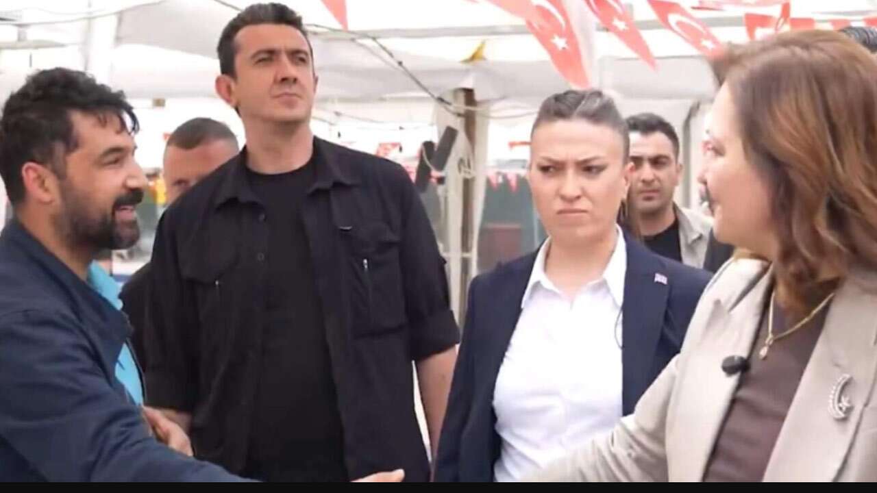 AK Parti’ye geçen Burcu Köksal sokağa ‘korumalarla’ çıktı!